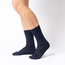 Load image into Gallery viewer, CALZA CORTA IN FILO DI SCOZIA A COSTINE RIMAGLIATA A MANO