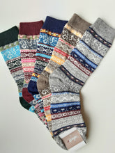 Carica l'immagine nel visualizzatore di Gallery, LARS CALZA CORTA IN LANA E CASHMERE CON DISEGNO NORDICO